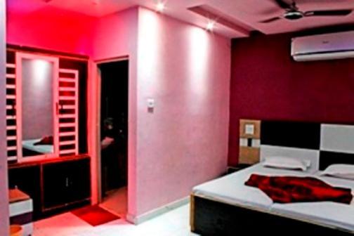 Hotel Roshan Varanasi Ngoại thất bức ảnh