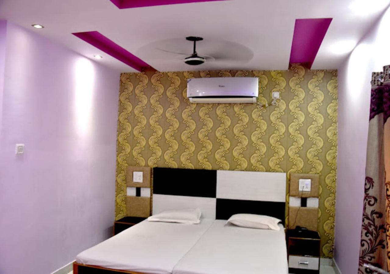 Hotel Roshan Varanasi Ngoại thất bức ảnh