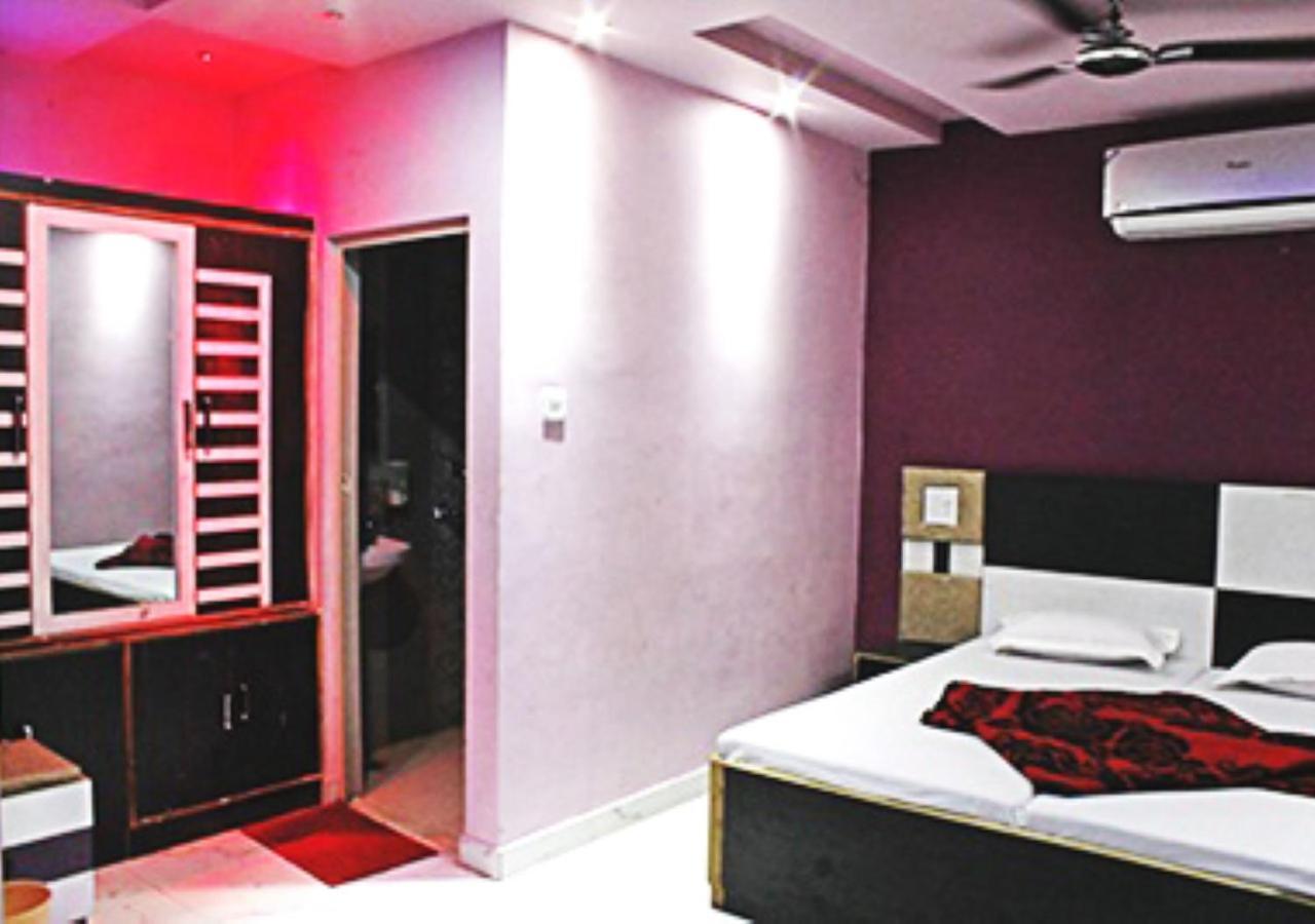 Hotel Roshan Varanasi Ngoại thất bức ảnh