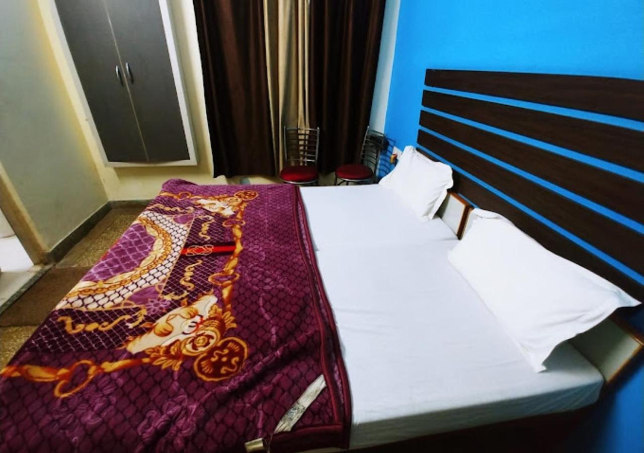 Hotel Roshan Varanasi Ngoại thất bức ảnh