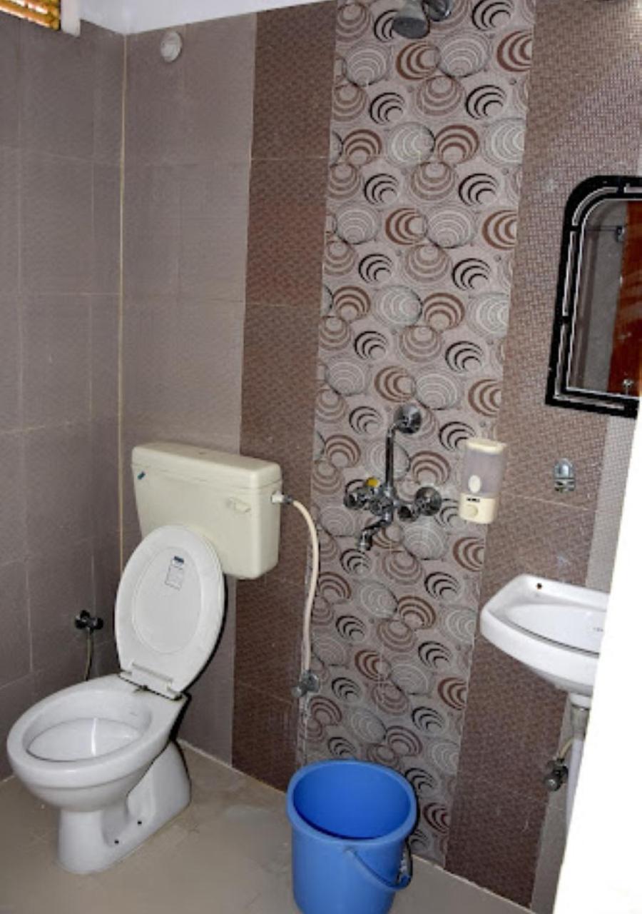 Hotel Roshan Varanasi Ngoại thất bức ảnh