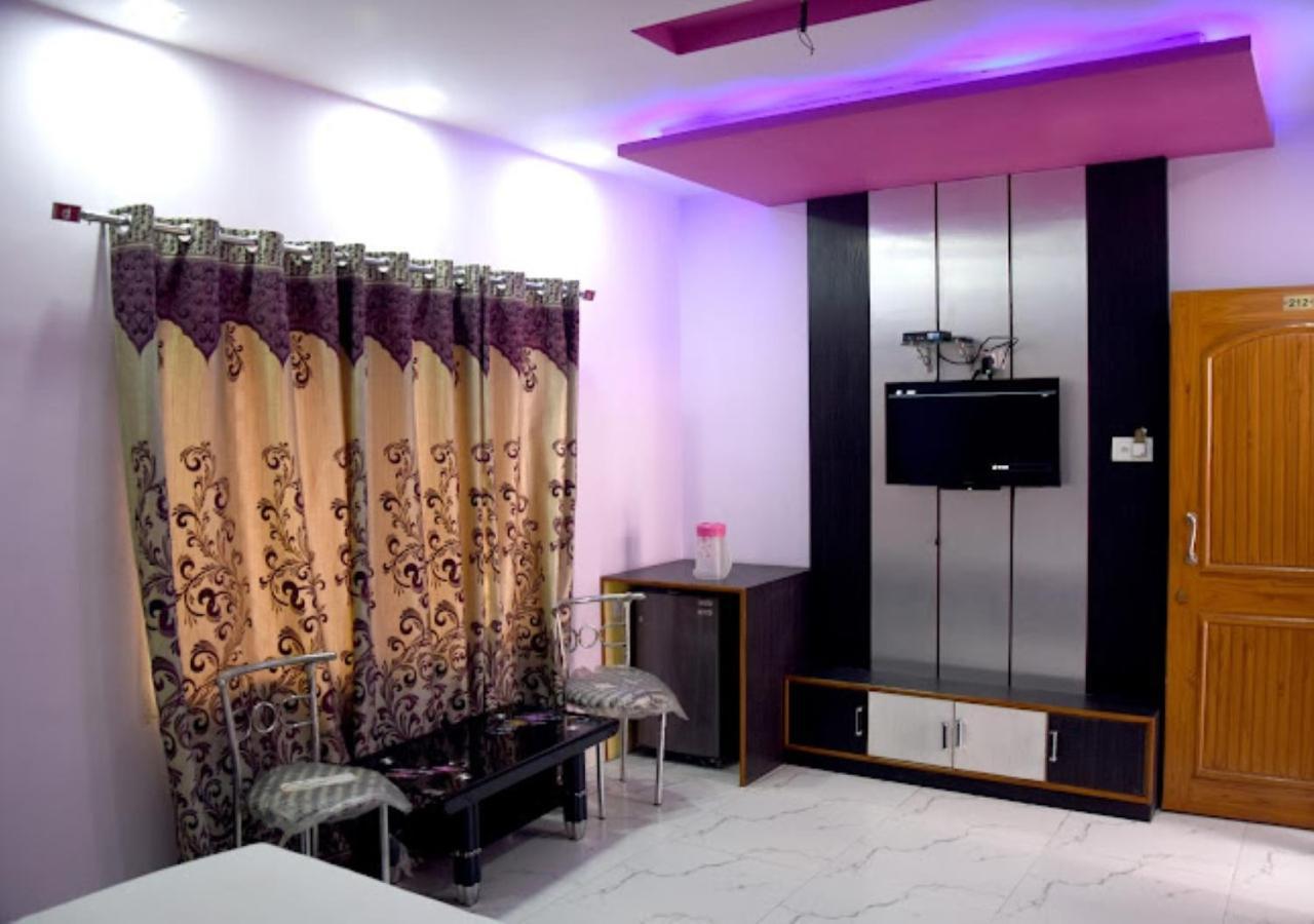 Hotel Roshan Varanasi Ngoại thất bức ảnh