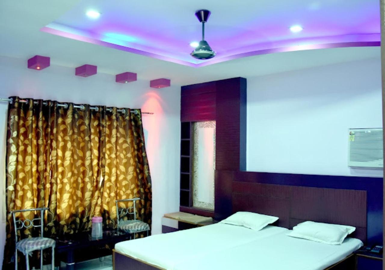 Hotel Roshan Varanasi Ngoại thất bức ảnh