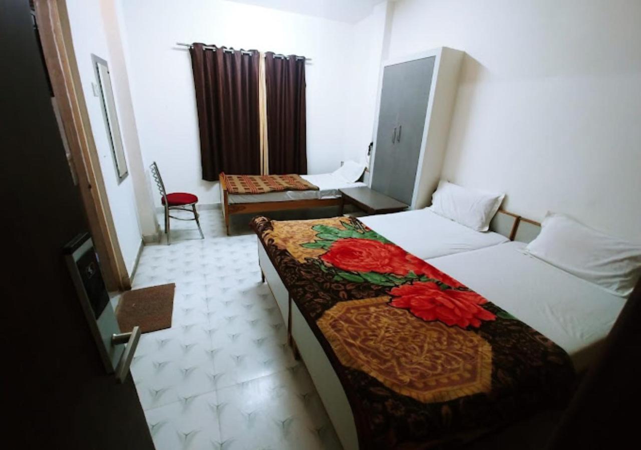 Hotel Roshan Varanasi Ngoại thất bức ảnh