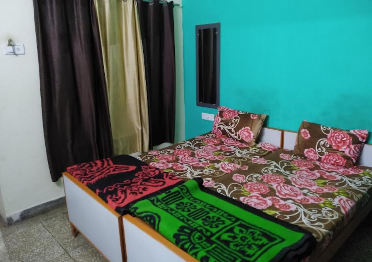Hotel Roshan Varanasi Ngoại thất bức ảnh