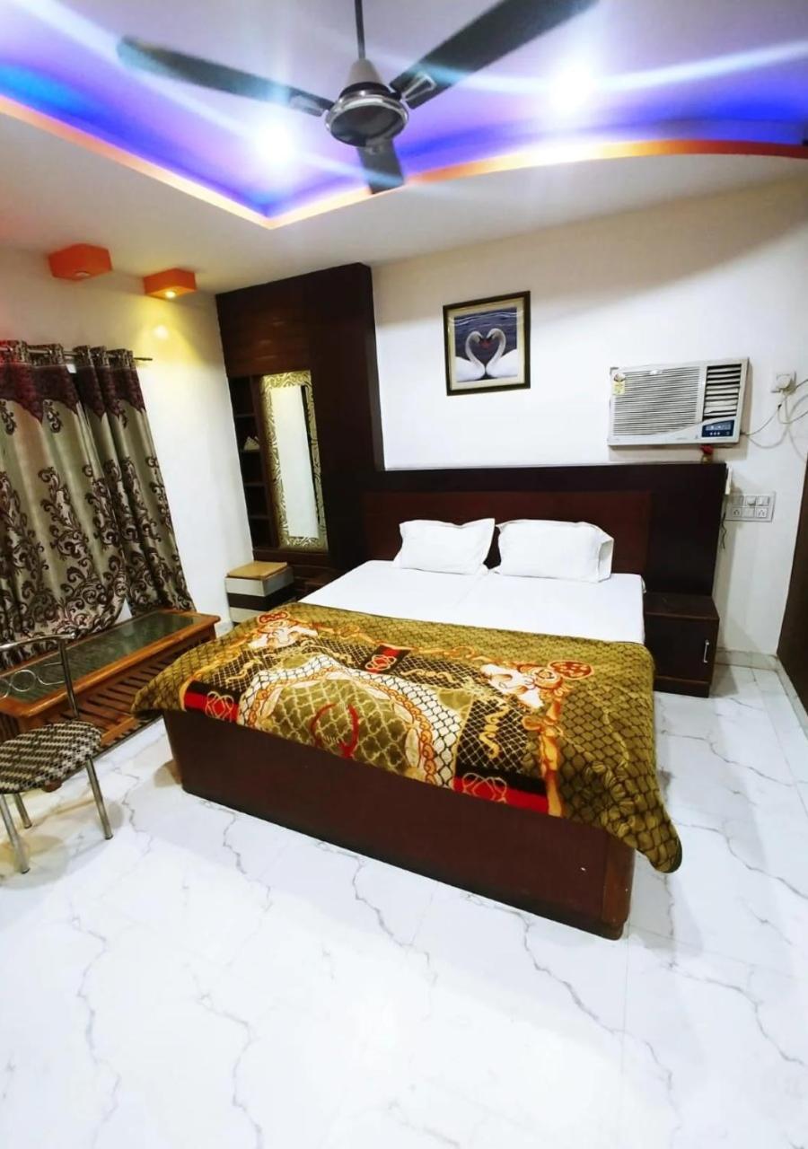 Hotel Roshan Varanasi Ngoại thất bức ảnh