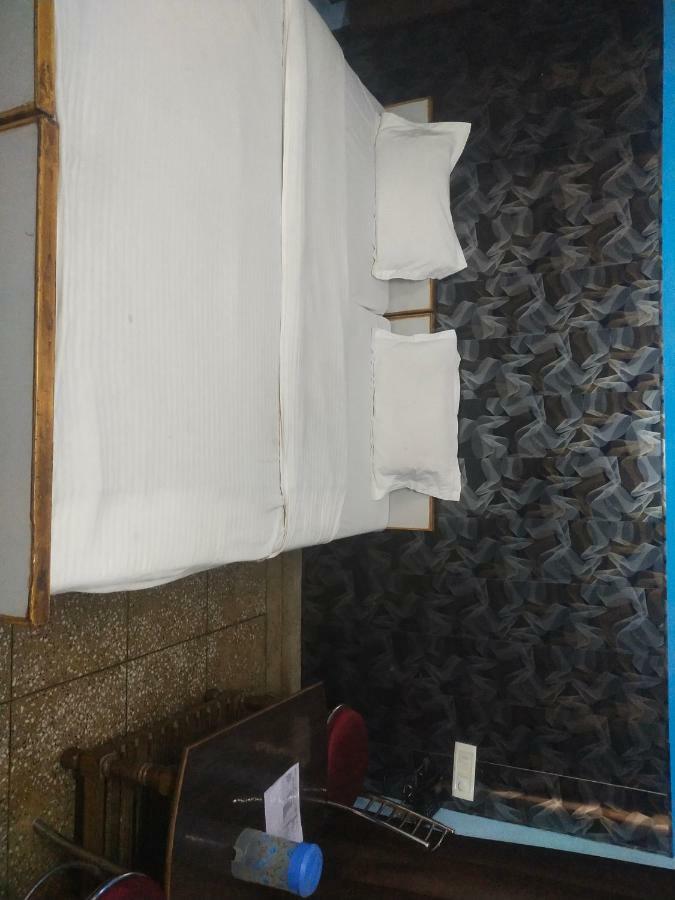 Hotel Roshan Varanasi Ngoại thất bức ảnh